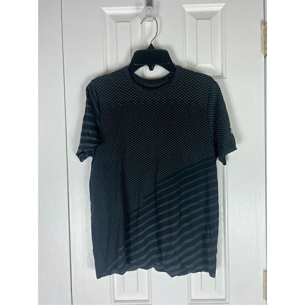 Underarmour Boys Heatgear Black Shirt Size YXL